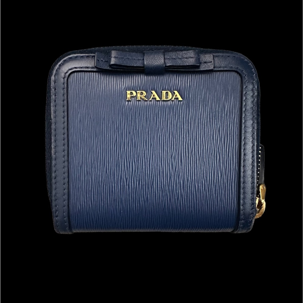 pre-loved Prada bi-fold wallet